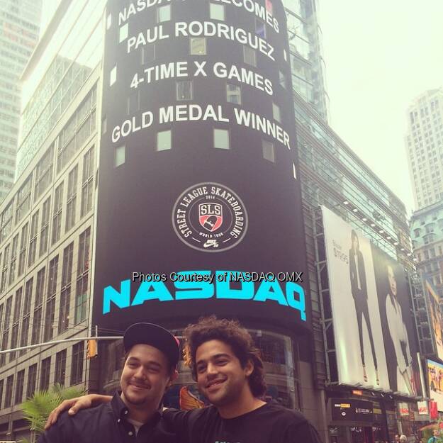 Paul Rodriguez poses in #TimesSquare with a big fan from @NASDAQ! @prod84 @foxsports1 @streetleague #streetleague #slsonfox  Source: http://facebook.com/NASDAQ (23.08.2014)