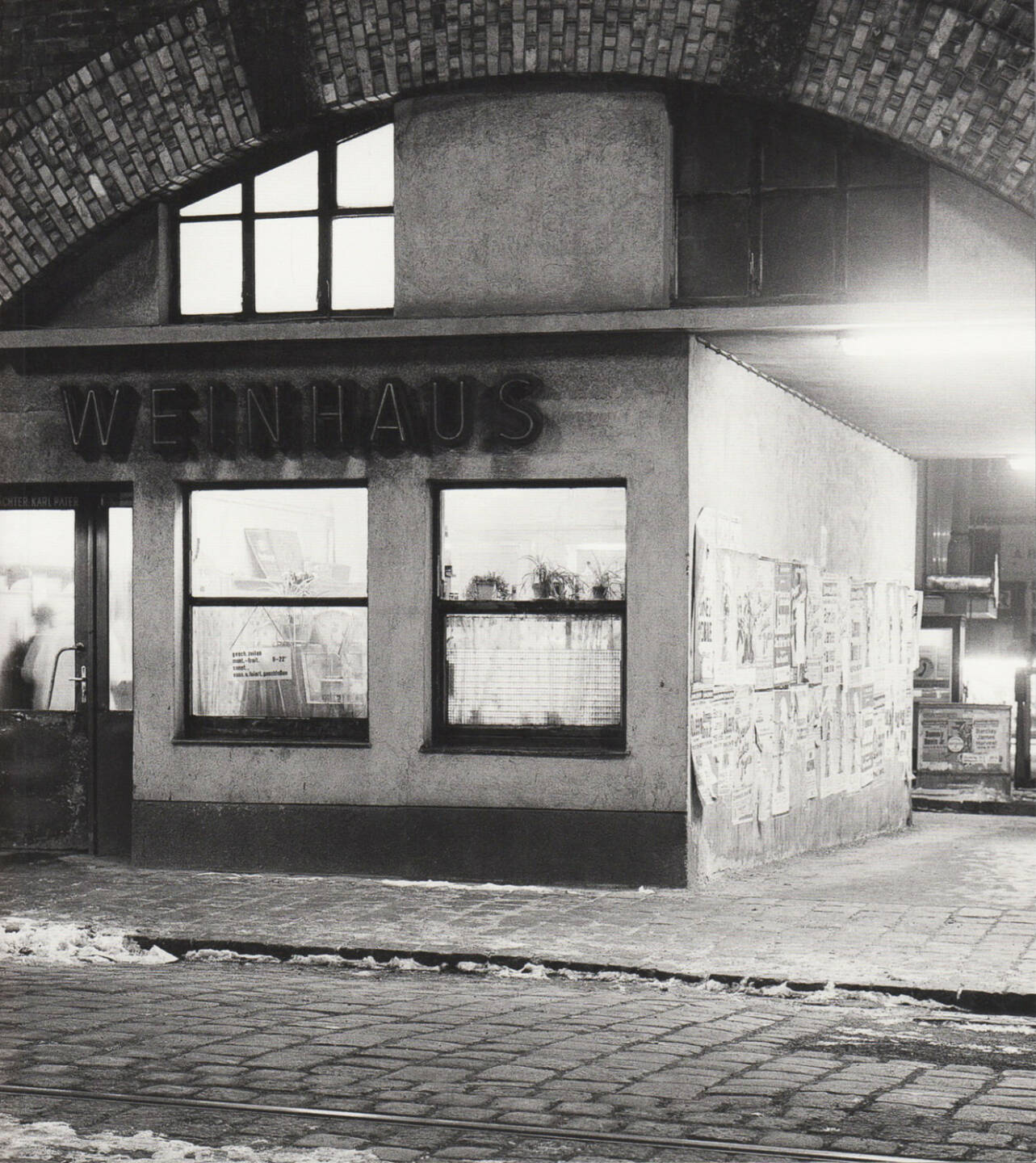 Leo Kandl - Weinhaus. Fotografien 1977-1984, Edition Stemmle, 1999, Cover - http://josefchladek.com/book/leo_kandl_-_weinhaus_fotografien_1977-1984