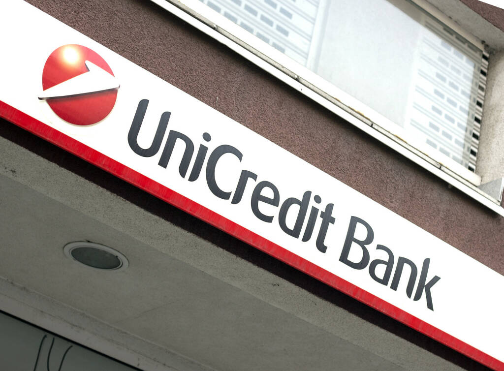 Unicredit Bank Logo <a href=http://www.shutterstock.com/gallery-795697p1.html?cr=00&pl=edit-00>Quka</a> / <a href=http://www.shutterstock.com/editorial?cr=00&pl=edit-00>Shutterstock.com</a>, © www.shutterstock.com (28.08.2014) 