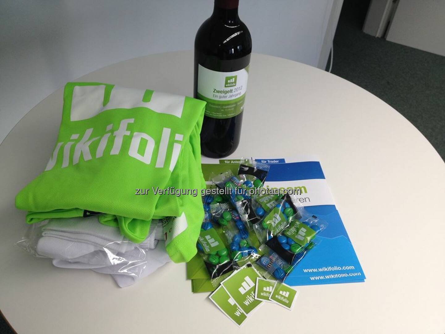 Heute kommt SMEIL Award 2014 Sonderpreis Gewinner (https://www.wikifolio.com/de/Blogs/smeil-award-2014-sieger) Michael Tomaschek von Trading-der-Besten zu Besuch ins wikifolio.com Office. Das Goodie-Package steht jedenfalls schon bereit :-)  Source: http://twitter.com/wikifolio