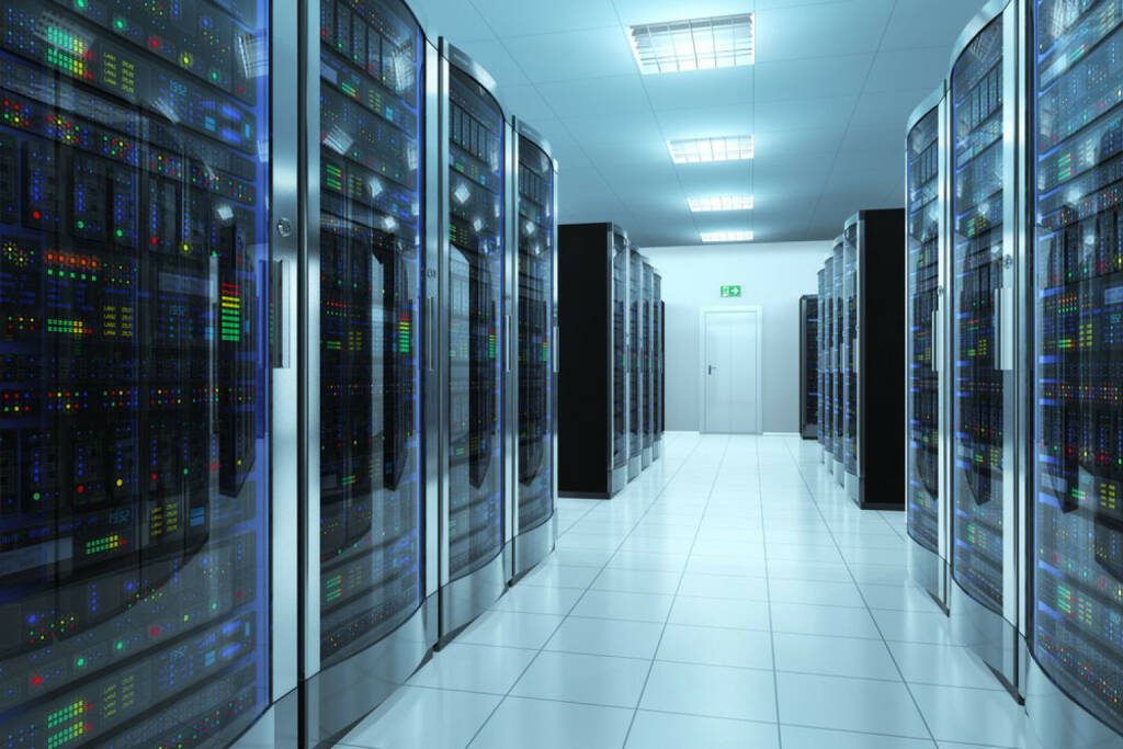 Server, Daten, Speicherung, speichern, Information, Lager, Hard Drive, Festplatte, Zentrale, Sicherheit, http://www.shutterstock.com/de/pic-175556768/stock-photo-modern-network-and-telecommunication-technology-computer-concept-server-room-in-datacenter.html  (21.11.2024) 