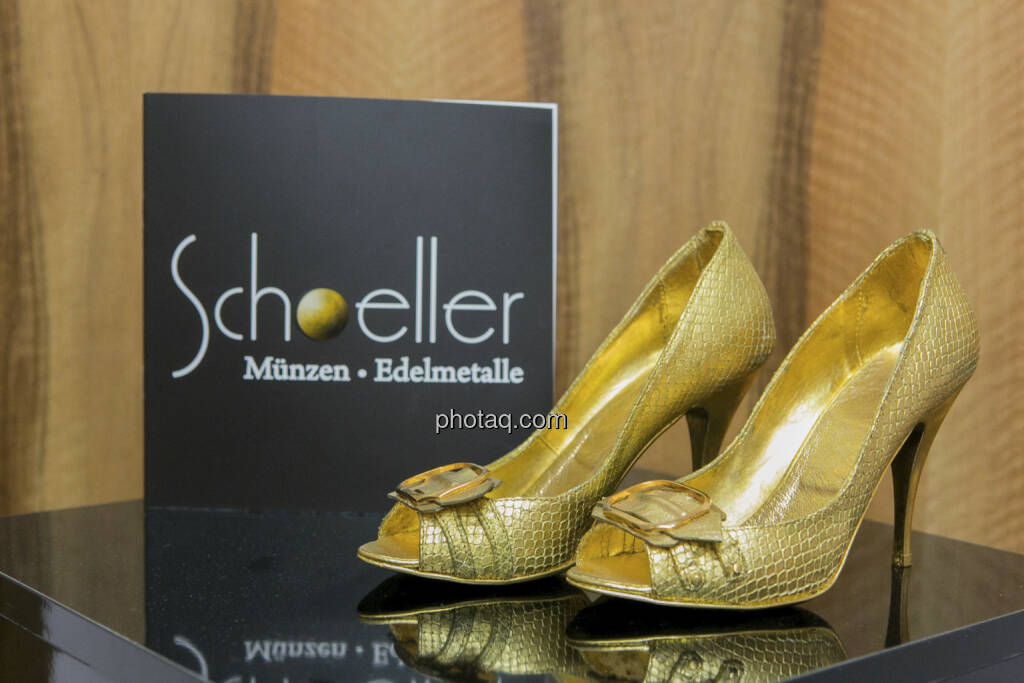 Goldschuhe Schoeller Münzhandel, http://www.schoeller-muenzhandel.at, © finanzmarktfoto.at/Martina Draper (20.01.2013) 