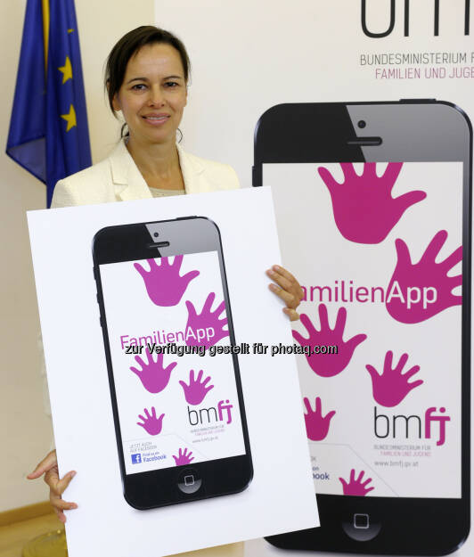 Familienministerin Sophie Karmasin präsentiert die neue FamilienApp des BMFJ: Elternbildung fürs 21. Jahrhundert - die FamilienApp (03.09.2014) 