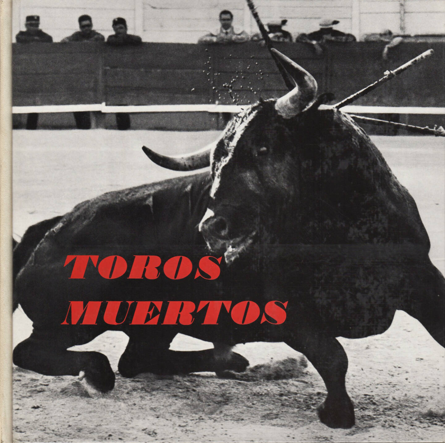 Lucien Clergue - Toros muertos, 400-550 Euro, http://josefchladek.com/book/lucien_clergue_-_toros_muertos