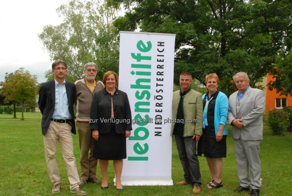 Der neu gewählte Vorstand der Lebenshilfe Niederösterreich: Gerhard Rigler, Wolfgang Wagner, Präsidentin Friederike Pospischil, Jürgen Peel, Karin Zillinger,  Heinz Trompisch. Nicht am Bild: Helga Rieder, © Aussender (08.09.2014) 