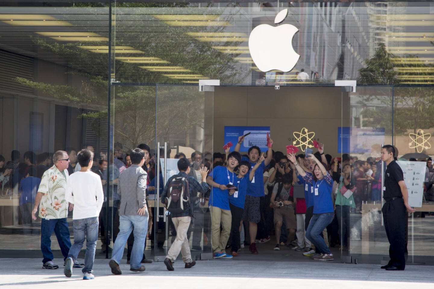 Apple Store, China Shenzhen, Eröffnung <a href=http://www.shutterstock.com/gallery-520807p1.html?cr=00&pl=edit-00>skyme</a> / <a href=http://www.shutterstock.com/editorial?cr=00&pl=edit-00>Shutterstock.com</a>