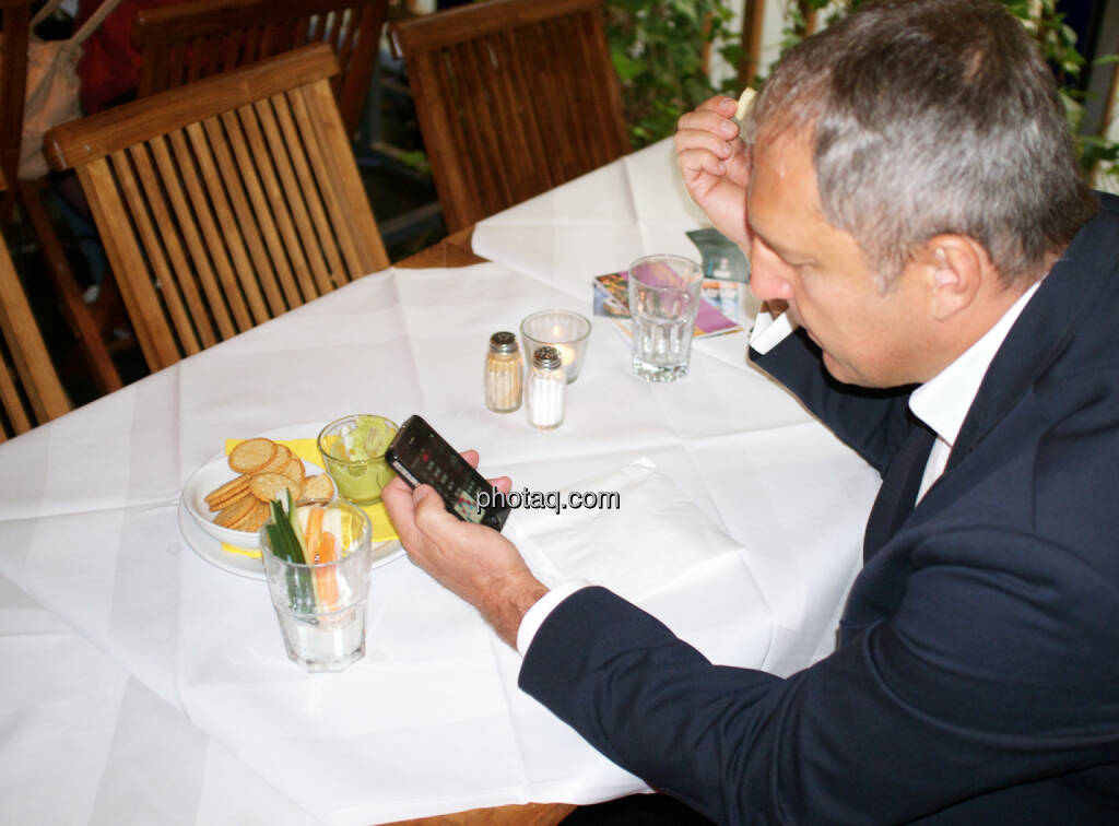 Friedrich Kiradi (Merit) checkt die App von http://www.runplugged.com (11.09.2014)