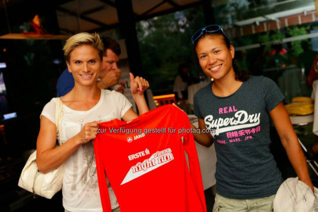 Die beiden Läuferinnen Elisabeth Niedereder und Annabelle Mary Konczer, © Stefan Joham (11.09.2014) 