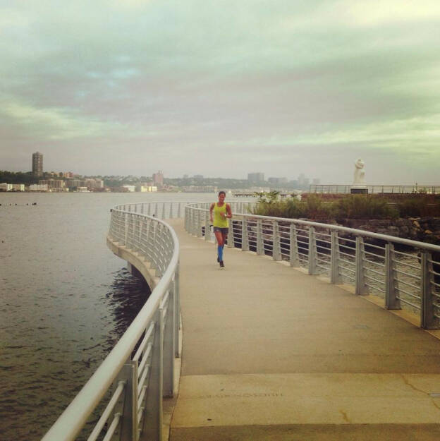 beim Tempolauf entlang des Hudson Rivers als Vorbereitung für den NYC Marathon, https://www.facebook.com/
, © Diverse  (12.09.2014) 