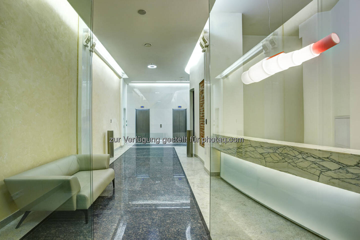 Warimpex eröffnet Le Palais Bürogebäude in Warschau - Lobby (c) Warimpex - 