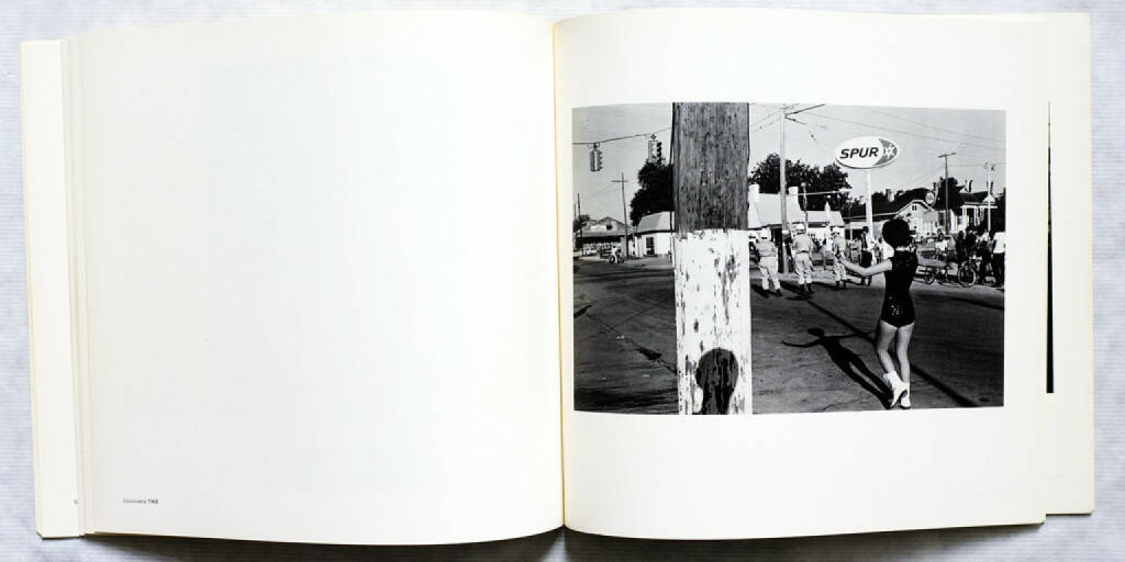 Lee Friedlander - Self Portrait - 150-300 Euro, http://josefchladek.com/book/lee_friedlander_-_self_portrait (14.09.2014) 