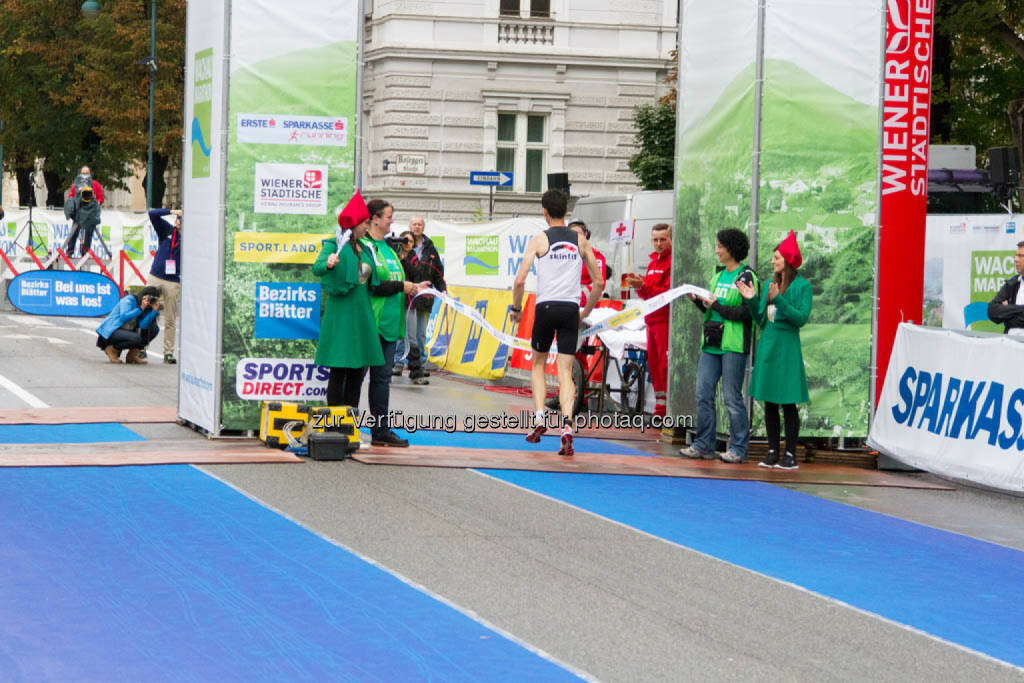 Wolfgang Hiller, Sieger Viertelmarathon Herren, Wachau Marathon 2014, © Milena Ioveva  (14.09.2014) 