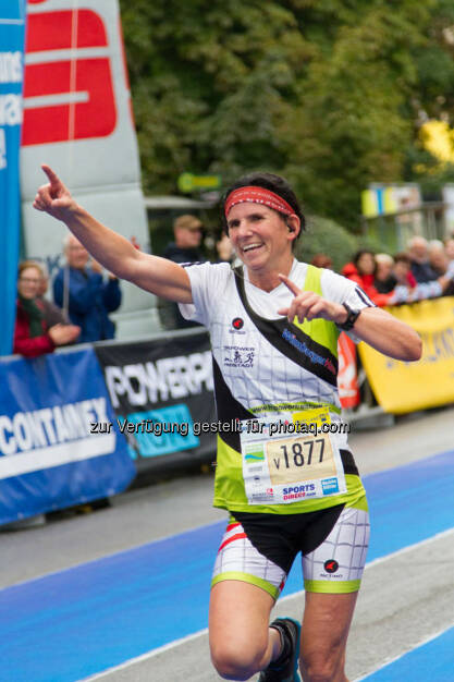 Winkler Monika, 3. Platz, Viertelmarathon Damen, Wachau Marathon 2014, yes, Freude, Jubel, © Milena Ioveva  (14.09.2014) 