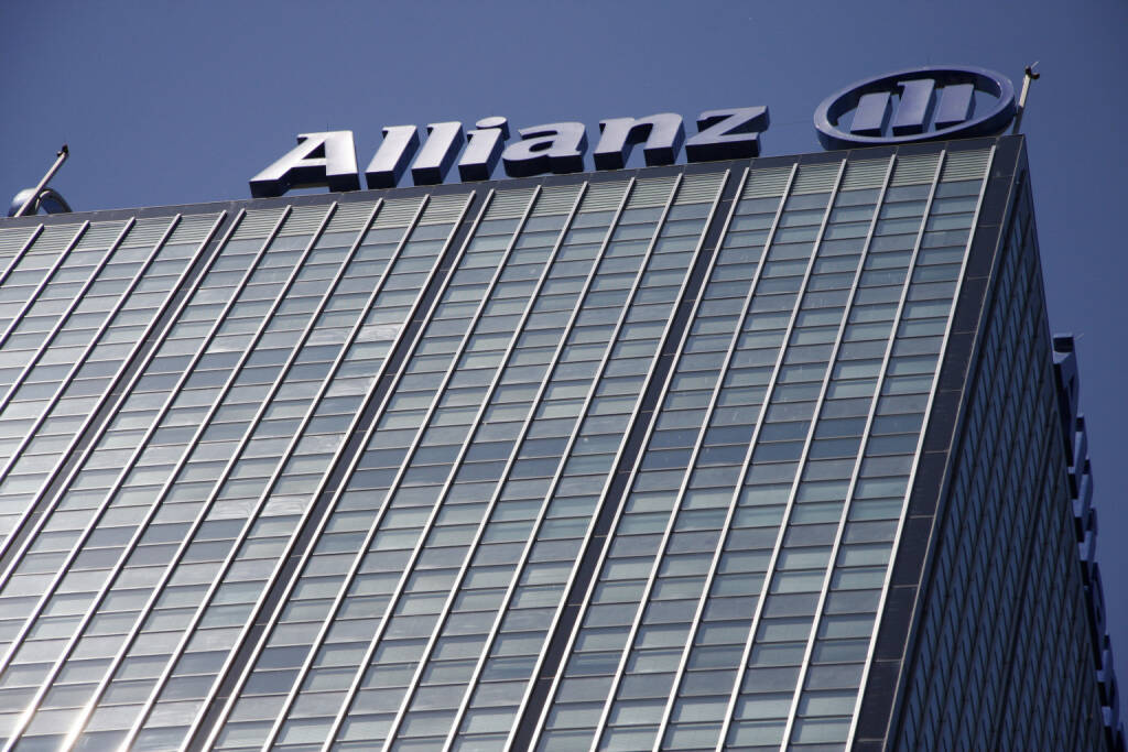 Allianz, Logo <a href=http://www.shutterstock.com/gallery-320989p1.html?cr=00&pl=edit-00>360b</a> / <a href=http://www.shutterstock.com/editorial?cr=00&pl=edit-00>Shutterstock.com</a>, © www.shutterstock.com (15.09.2014) 