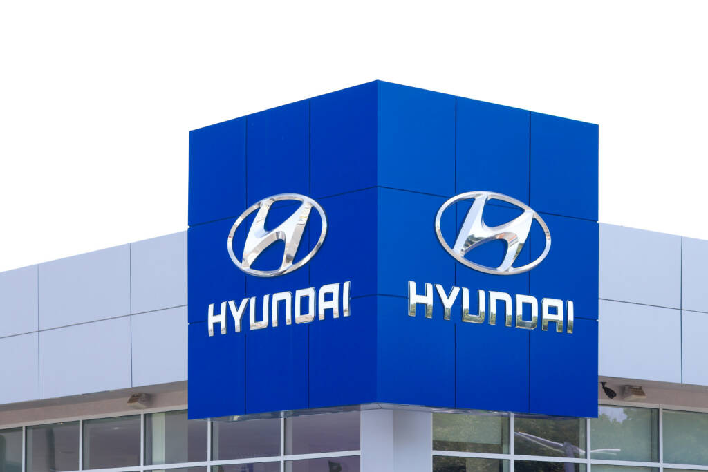 Hyundai, Logo <a href=http://www.shutterstock.com/gallery-931246p1.html?cr=00&pl=edit-00>Ken Wolter</a> / <a href=http://www.shutterstock.com/editorial?cr=00&pl=edit-00>Shutterstock.com</a>, © www.shutterstock.com (16.09.2014) 