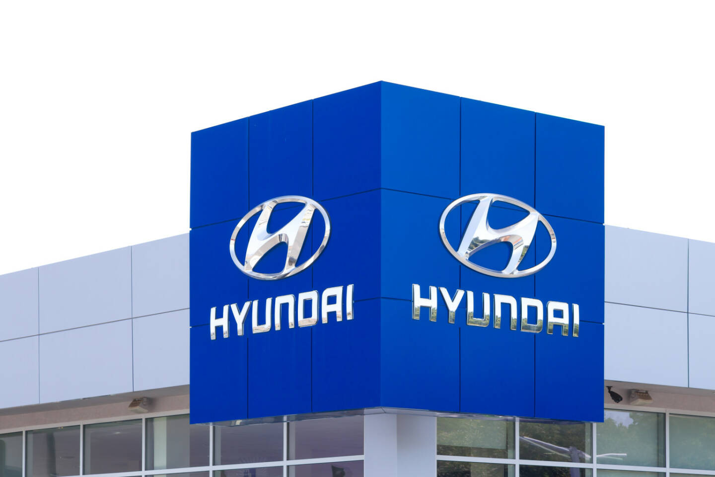 Hyundai, Logo <a href=http://www.shutterstock.com/gallery-931246p1.html?cr=00&pl=edit-00>Ken Wolter</a> / <a href=http://www.shutterstock.com/editorial?cr=00&pl=edit-00>Shutterstock.com</a>