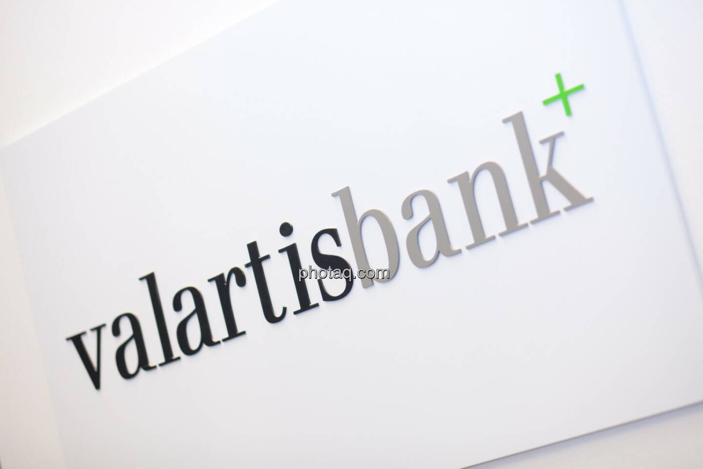 valartisbank, Türschild