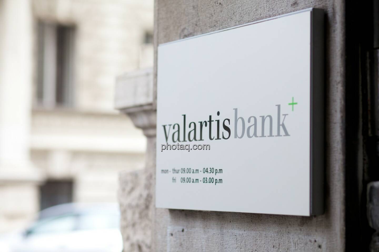 valartisbank, Türschild