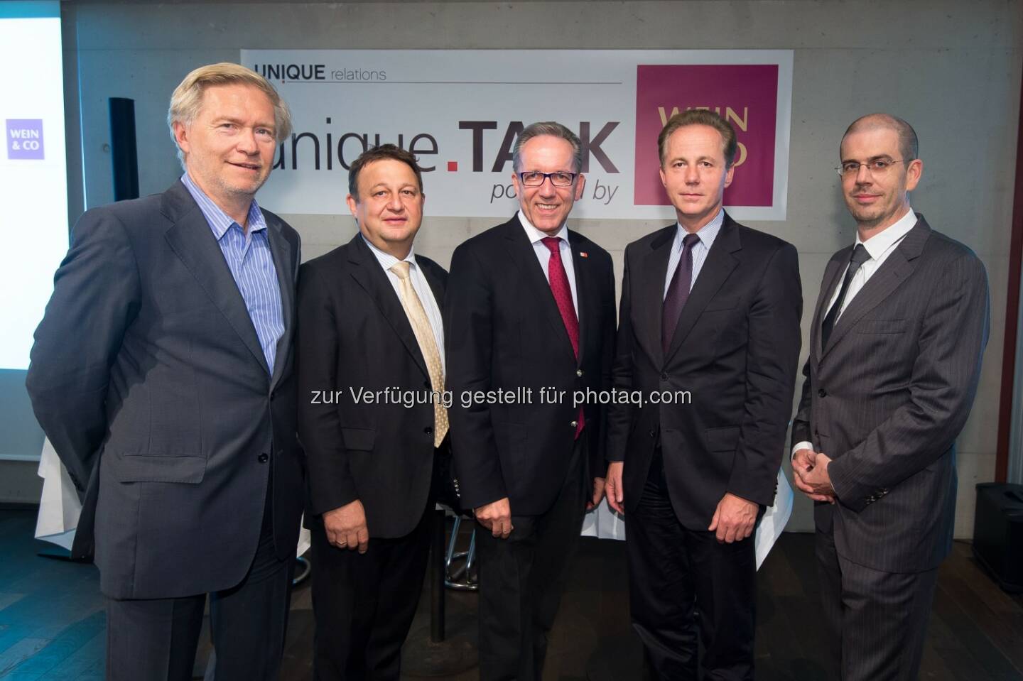 Peter Pelinka, Josef Kalina (Geschäftsführer Unique Relations), Rudolf Kaske, Präsident der AK Wien und der Bundesarbeitskammer), Georg Kapsch (Präsident der Industriellenvereinigung) und Peter Hajek (Unique Research) beim unique.TALK: Steuern runter – aber wie? (Bild: Unique Public Relations GmbH/APA-Fotoservice/Hörmandinger)