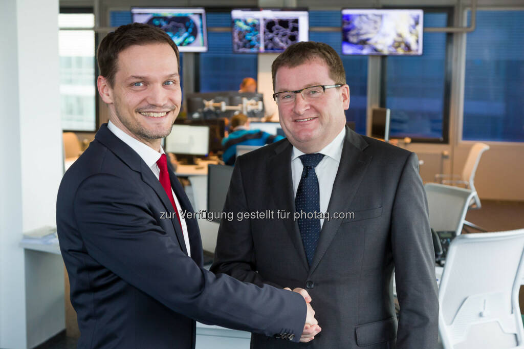 Michael Fassnauer (CEO Ubimet GmbH), Robert Wasner (Mitglied des Vorstandes, Uniqa). 47 Millionen Unwetterwarnungen in zehn Jahren. Gut 400.000 Kunden von Uniqa Österreich nutzen seit zehn Jahren die detaillierten Wetterdaten von Ubimet. Die SMS-Warnungen tragen signifikant zum Schutz der Bevölkerung bei., © Aussendung (23.09.2014) 