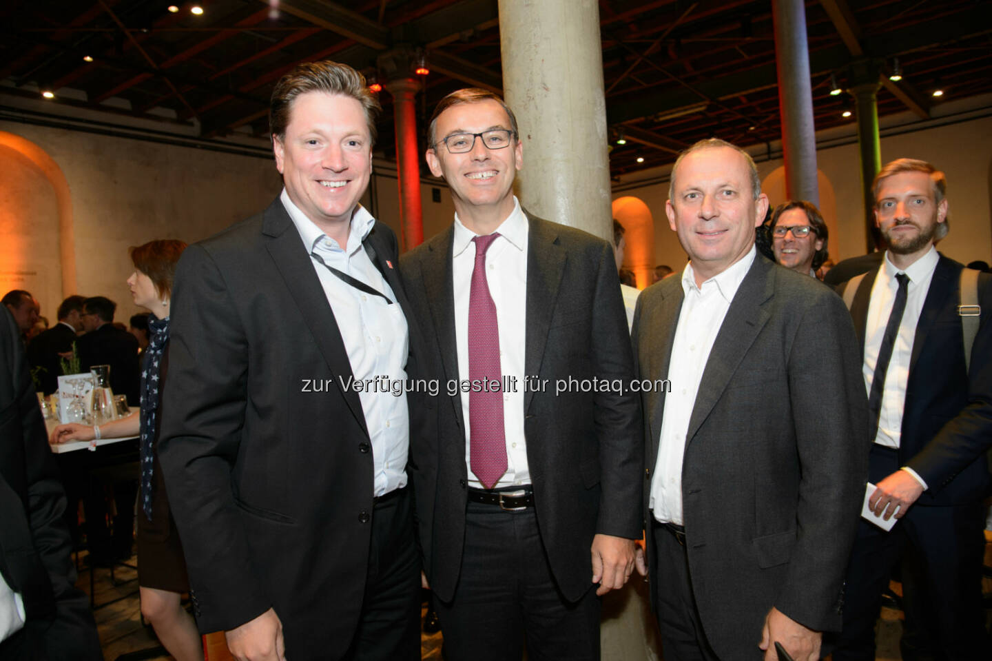 Michael Stix (Geschäftsführer PRO7 Sat1 Puls4 Gmbh), Alain Favey (Vorstand Porsche Holding) und Hans-Peter Schützinger (Vorstand Porsche Holding)