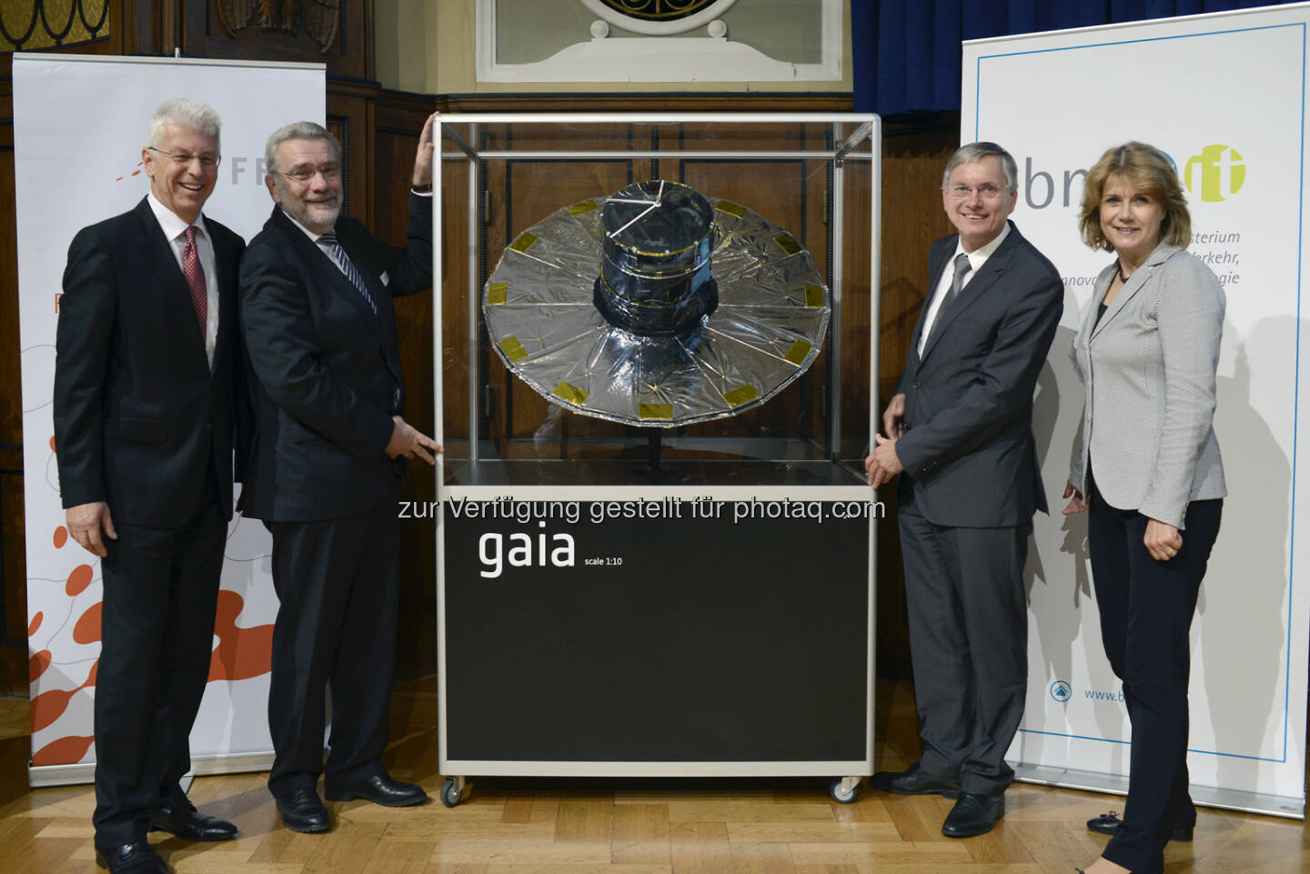 Klaus Pseiner (Österreichische Forschungsförderungsgesellschaft FFG), Harald Posch (European Space Agency ESA, FFG), Bundesminister Alois Stöger (BM für Verkehr, Innovation und Technologie bmvit) und Gabriele Zuna-Kratky (Technisches Museum Wien): FFG - Österreichische Forschungsförderungsgesellschaft: Stöger: Für die Erde ins All - Rotweißrote Weltraumtechnologien nutzen uns täglich