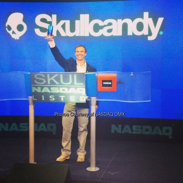 .@SkullCandy receives the @NASDAQ Crystal! #skullcandy $SKUL  Source: http://facebook.com/NASDAQ (26.09.2014) 