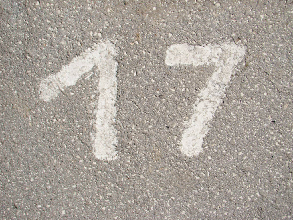 17, siebzehn, http://www.shutterstock.com/de/pic-187254560/stock-photo-number-seventeen.html, © (www.shutterstock.com) (29.09.2014) 