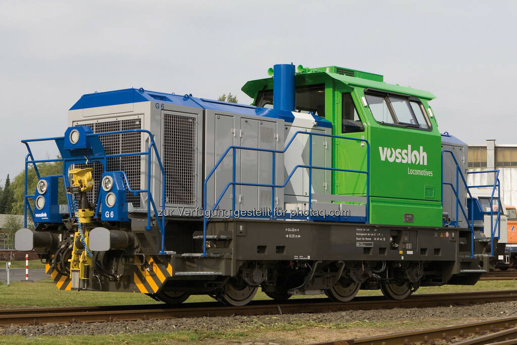 Vossloh Diesellokomotive der Baureihe G 6 - Diese Rangierlokomotive ist eine einfache und robuste Konstruktion, optimiert für den Rangiereinsatz in lokalen Netzen. Sie erfüllt die neuen gesetzlichen Normen und die EBO-Zulassungsanforderungen. (Bild: Vossloh, http://www.vossloh.com/de/press/press_photos/press_photos.html ), © photaq.com (29.09.2014) 