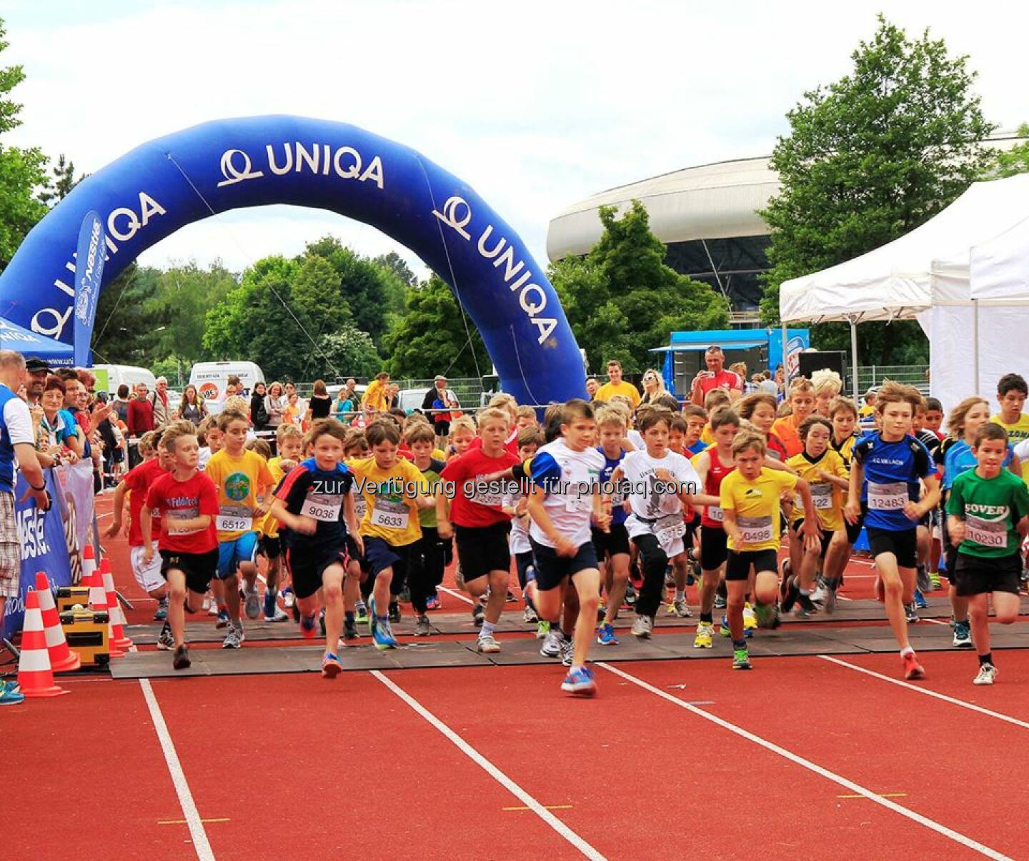 Uniqa: Heute geht es rund in Eisenstadt, denn die Schulen im Burgenland sind die ersten, die heuer beim Nestlé Schullauf an den Start gehen. Vor Ort gibt es für die Kinder und Jugendlichen auch ein tolles Aufwärm-Programm mit einem UNIQA VitalCoach. Wir wünschen den Läufern alles Gute und viel Spaß.
www.bit.ly/UNIQA_Schullauf  Source: http://facebook.com/uniqa.at