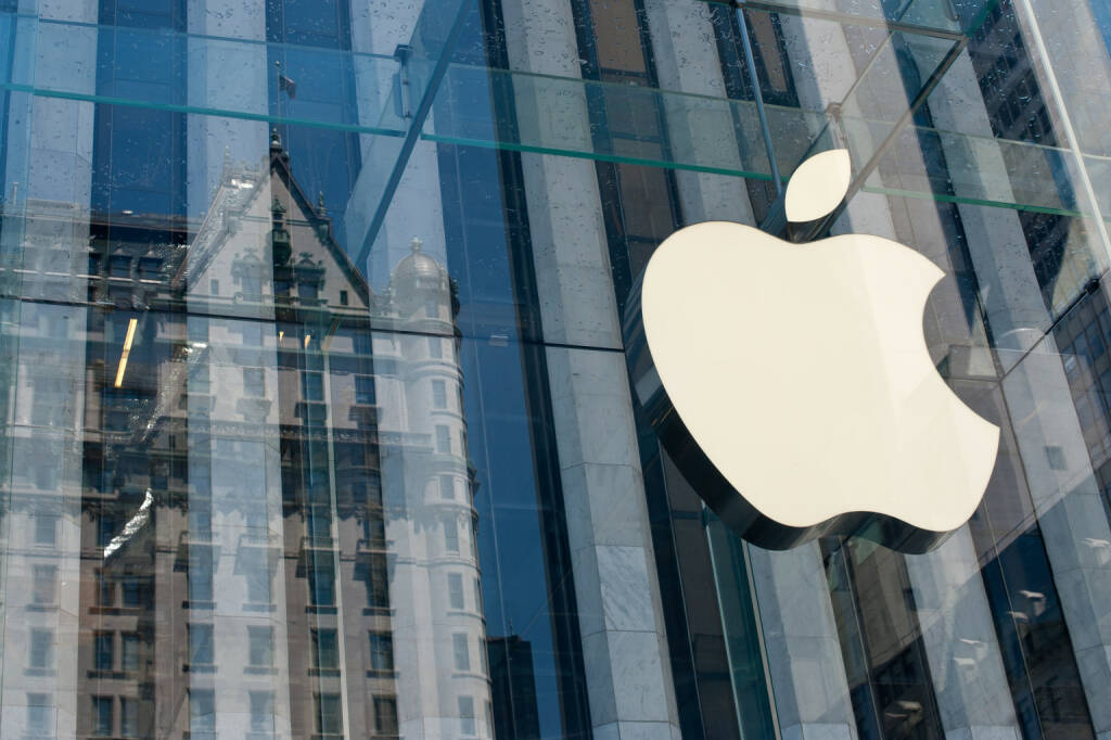 Apple Store Logo, New York City <a href=http://www.shutterstock.com/gallery-438058p1.html?cr=00&pl=edit-00>pio3</a> / <a href=http://www.shutterstock.com/editorial?cr=00&pl=edit-00>Shutterstock.com</a>, © www.shutterstock.com (01.10.2014) 