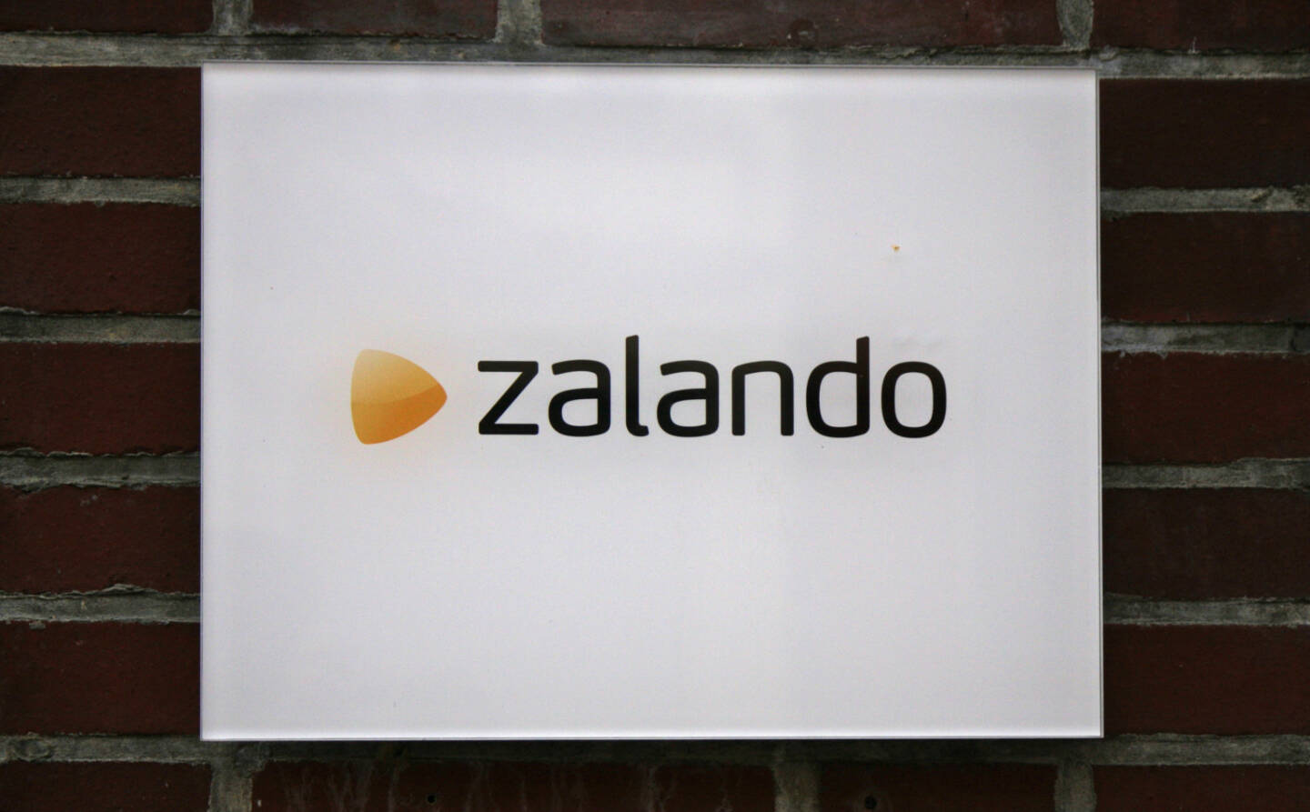 Zalando <a href=http://www.shutterstock.com/gallery-320989p1.html?cr=00&pl=edit-00>360b</a> / <a href=http://www.shutterstock.com/editorial?cr=00&pl=edit-00>Shutterstock.com</a>