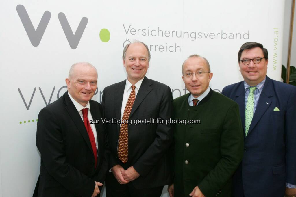 Peter Thirring (Vizepräsident des österreichischen Versicherungsverbandes, Vorstandsvorsitzender Generali Versicherung AG), Othmar Thann (Direktor des KFV),  Peter Lebersorger (Generalsekretär der Zentralstelle der österreichischen Landesjagdverbände) und Louis Norman-Audenhove (Generalsekretär des österreichischen Versicherungsverbandes VVO)Verband der Versicherungsunternehmen Österreichs: Alle 6 Minuten ein Verkehrsunfall mit einem Wildtier in Österreich!, © Aussender (02.10.2014) 