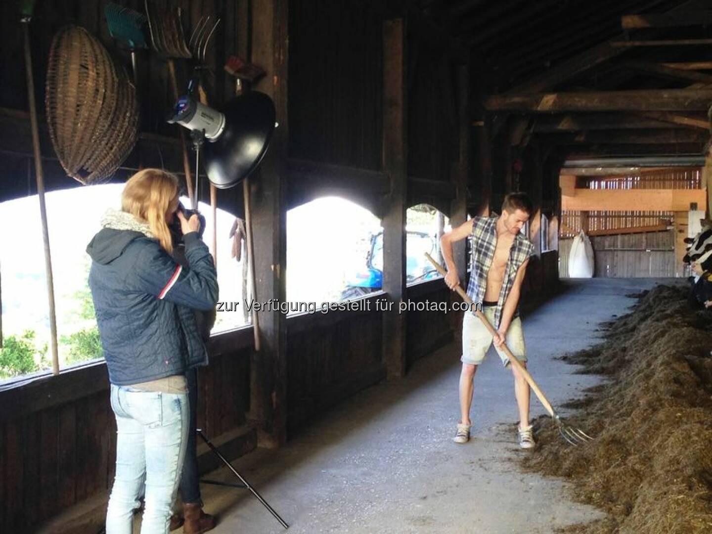 Ausmisten - Making of Jungbauernkalender 2015