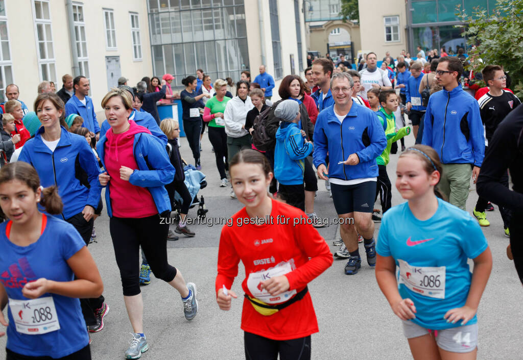 Rund 3.500 LäuferInnen kamen zum 8. Krebsforschungslauf der Initiative Krebsforschung der Medizinischen Universität Wien, um ihre Startspende und Laufleistung auf dem Uni-Campus Altes AKH für die Krebsforschung zu spenden. (05.10.2014) 