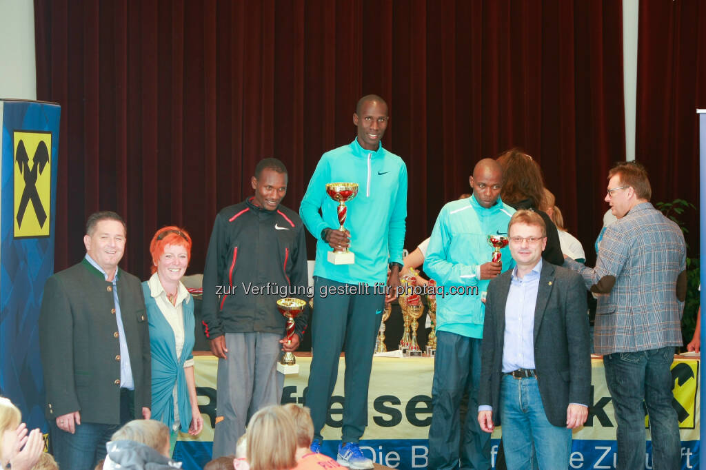 Kimayo Hillary-Kiptum-Maiyo, 2. Platz, Sieger, Rop Abel Kibet, Too Silas- Kiprono, 3. Platz, alle Kenia, © Christian Fuchs (06.10.2014) 