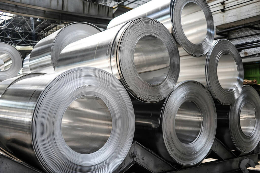 Stahl, Stahlrolle, Industrie, Metall, http://www.shutterstock.com/de/pic-166007741/stock-photo-rolls-of-aluminum-sheet.html (08.10.2014) 