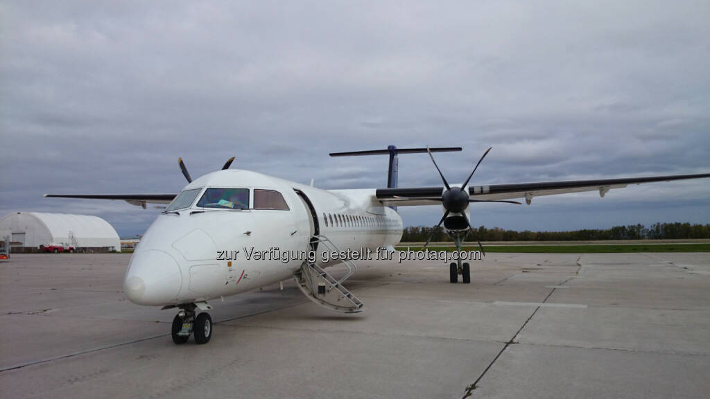 Austrian Airlines Flotte um ein weiteres Regional-Flugzeug erweitert - 17. Dash 8-Q400 landet am 8.10.2014  um 18:00 Uhr in Innsbruck-Kranebitten, Ausbau der Austrian Flotte auf Basis eines wet-lease Vertrages mit Swiss (Bild: AUA)
, © Aussendung (09.10.2014) 