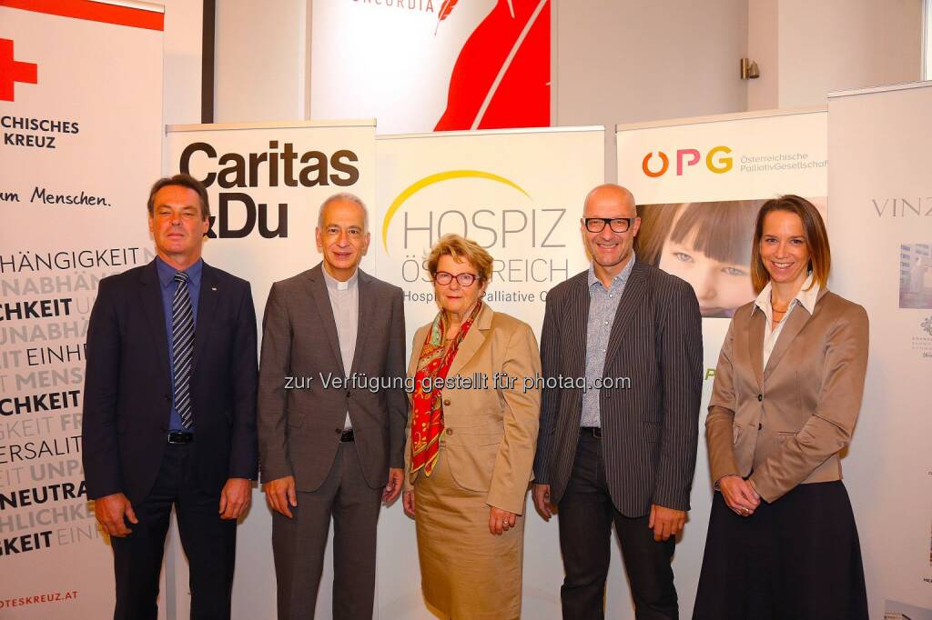 Michael Opriesnig (ÖRK), Michael Landau (Caritas Österreich), Waltraud Klasnic (Dachverband Hospiz Österreich), Harald Retschitzegger (OPG), Anna Parr (Vinzenz Gruppe): Dachverband Hospiz Österreich (Dvhö): Österreich braucht Rechtsanspruch auf und Finanzierung von Hospiz und Palliative Care, © Aussender (09.10.2014) 