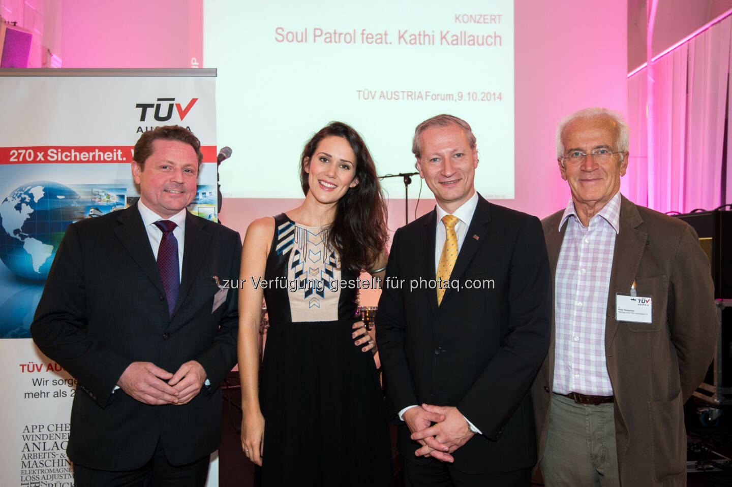 Claus Stadler (Geschäftsführer Strauss & Partner Development GmbH), Kathi Kallauch, Dr. Stefan Haas (CEO TÜV Austria) und Dr. Peter Peloschek (Prim. Landesklinikum Baden). TÜV Austria: Safety First! – So klingt TÜV Austria. Soul Patrol feat. Kathi Kallauch