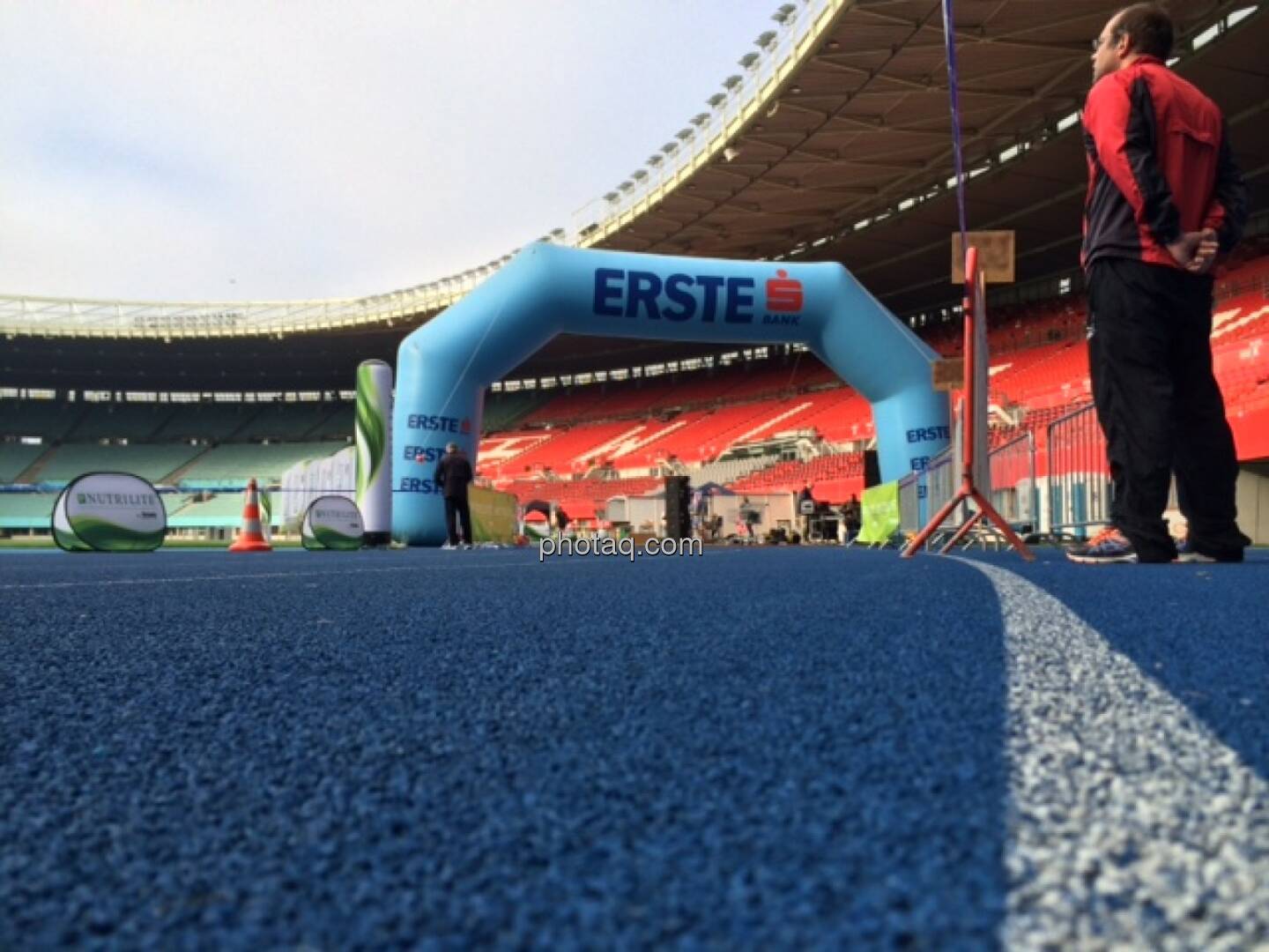 Ernst Happel Stadion, Startbereich, Erste Bank