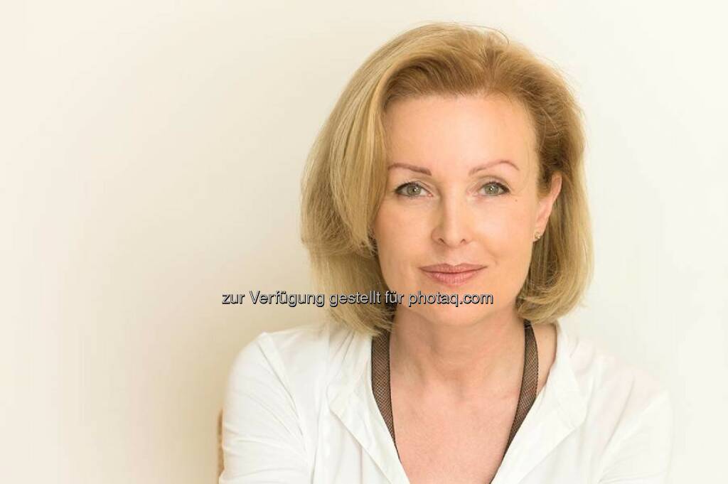 Monika Fuchs ist Vizepräsidentin und Gründungsmitglied der Österreichischen Gesellschaft für Mesotherapie e.V.j : 10 Jahre Österreichische Gesellschaft für Mesotherapie e.V. (20.10.2014) 