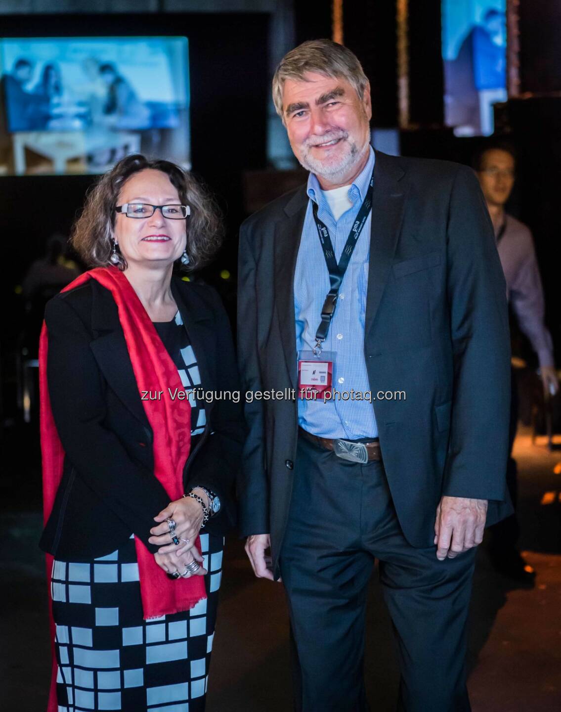 Brigitte Schaden, Vorstandsvorsitzende pma, mit pma focus Keynoter Kurt Kotrschal, Verhaltensforscher und Professor an der Universität Wien: Projektmanagement-Kongress pma focus 2014 mit neuem Teilnehmerrekord. Credit: pma/Bohusch