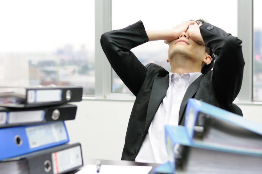 Stress, Verzweiflung, Nachdenken, Büro http://www.shutterstock.com/pic-189798017.html - www.shutterstock.com, © www.shutterstock.com (23.03.2025) 