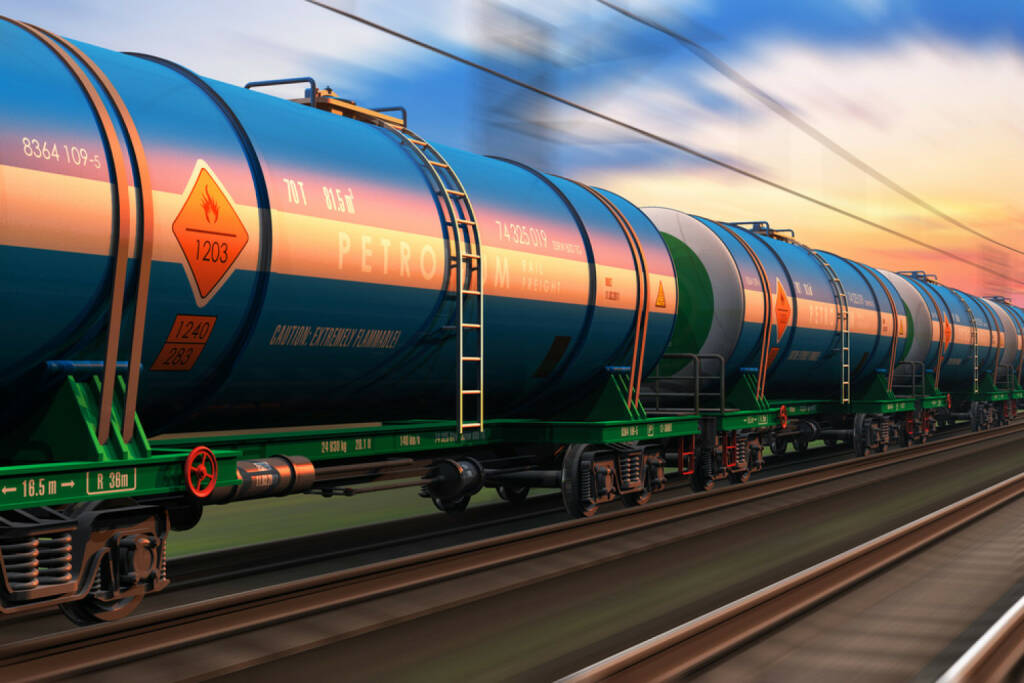 Erdöl, Ölindustrie, Bahn, Tank, Waggon, Güterzug, http://www.shutterstock.com/de/pic-199697969/stock-photo-cargo-railway-shipping-industry-and-freight-railroad-transportation-industrial-concept-modern-high.html (22.10.2014) 