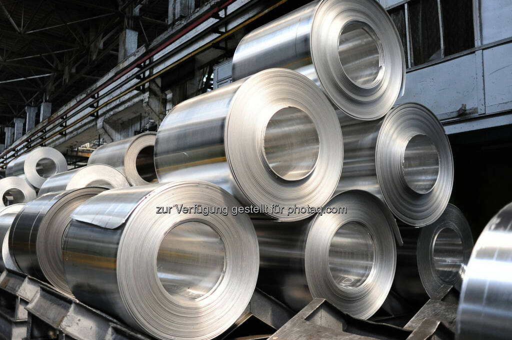 Aluminium, Alu, Aluminium Rollen, Metall, http://www.shutterstock.com/de/pic-153215531/stock-photo-rolls-of-aluminum-sheet.html (24.10.2014) 