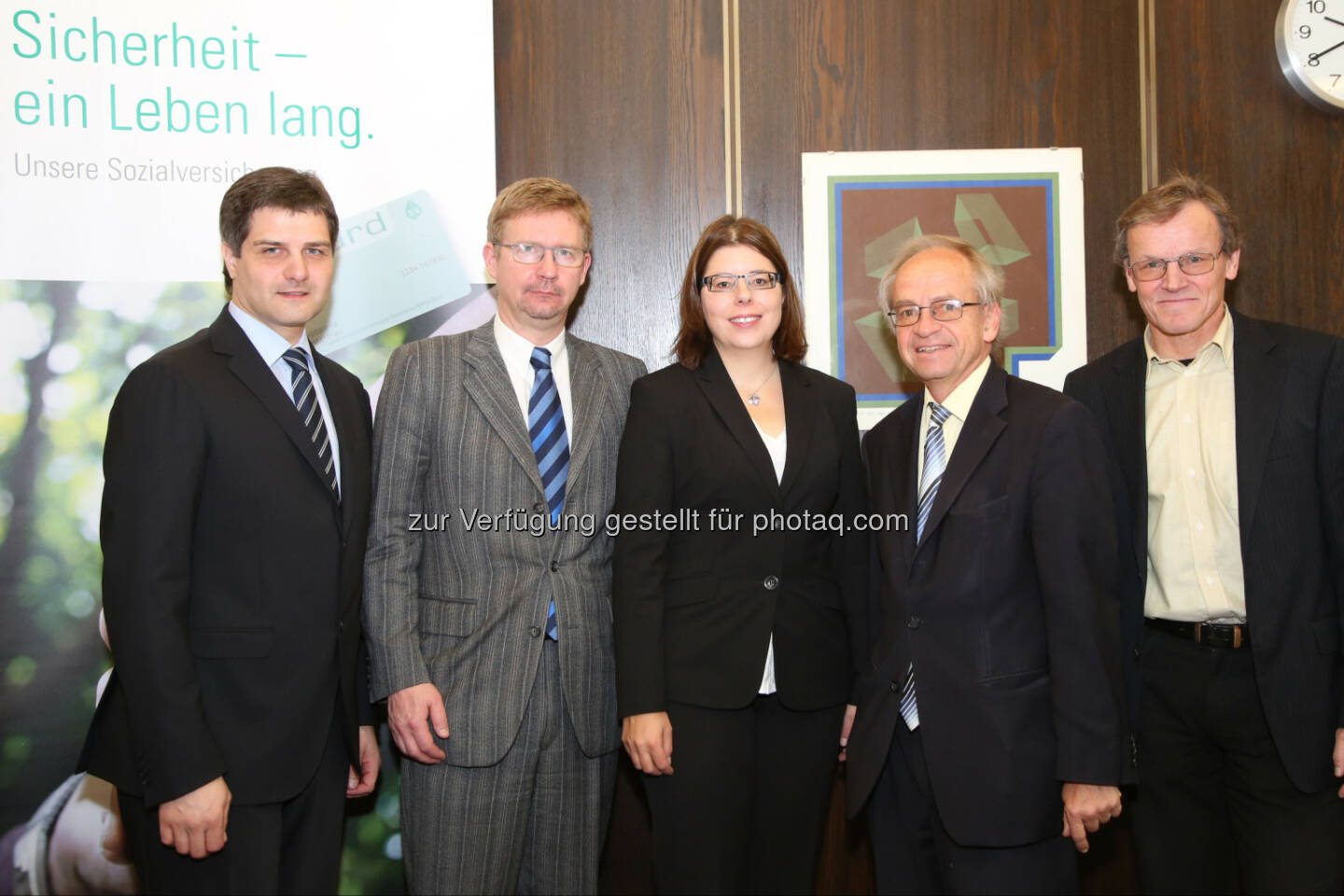 Martin Schaffenrath (Stv. Vorsitzender des Verbandsvorstandes des Hauptverbandes der österreichischen Sozialversicherungsträger), Univ.-Prof. Markus Jäntti (Ökonom der Universität Stockholm, Leiter des „Institute for Social Research“ sowie Forschungsdirektor am „Luxembourg Income Study Data Center“), Dorothee Spannagel (Soziologin, Referatsleiterin für Verteilungsanalyse und Verteilungspolitik am Wirtschafts- und Sozialwissenschaftlichen Institut Düsseldorf), Prof. Aiginger (Leiter des Österreichischen Instituts für Wirtschaftsforschung), ao. Univ.-Prof. Wilfried Altzinger (Ökonom an der Wirtschaftsuniversität Wien, stv. Leiter des Instituts für Makroökonomie)f: Hauptverband der österr. Sozialversicherungsträger: 8. Sozialstaatsenquete des Hauptverbandes - Soziale Mobilität und Einkommensungleichheiten