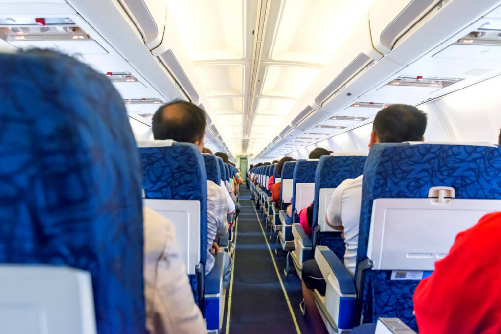 Flugzeug, Luftfahrt, Kabine, http://www.shutterstock.com/de/pic-168899807/stock-photo-commercial-aircraft-interior.html (27.10.2014) 