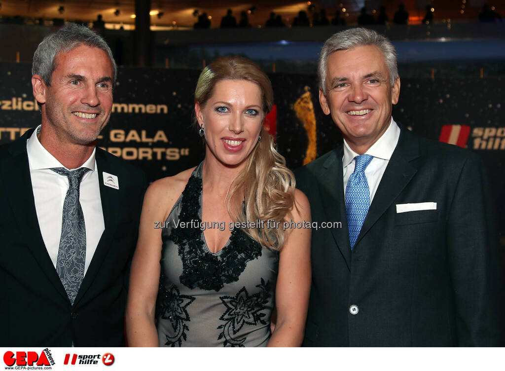 Michael Konsel, Marion Kreiner und Ronnie Leitgeb. Photo: GEPA pictures/ Hans Oberlaender, ©  Gepa pictures/ Michael Riedler (31.10.2014) 