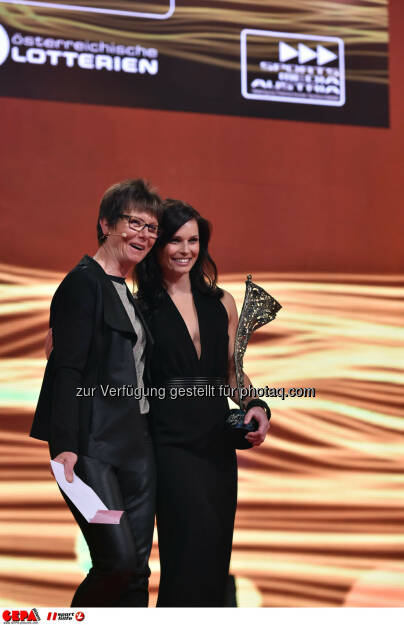 Annemarie Moser Proell und Anna Fenninger (AUT). Photo: GEPA pictures/ Michael Riedler, ©  Gepa pictures/ Michael Riedler (31.10.2014) 